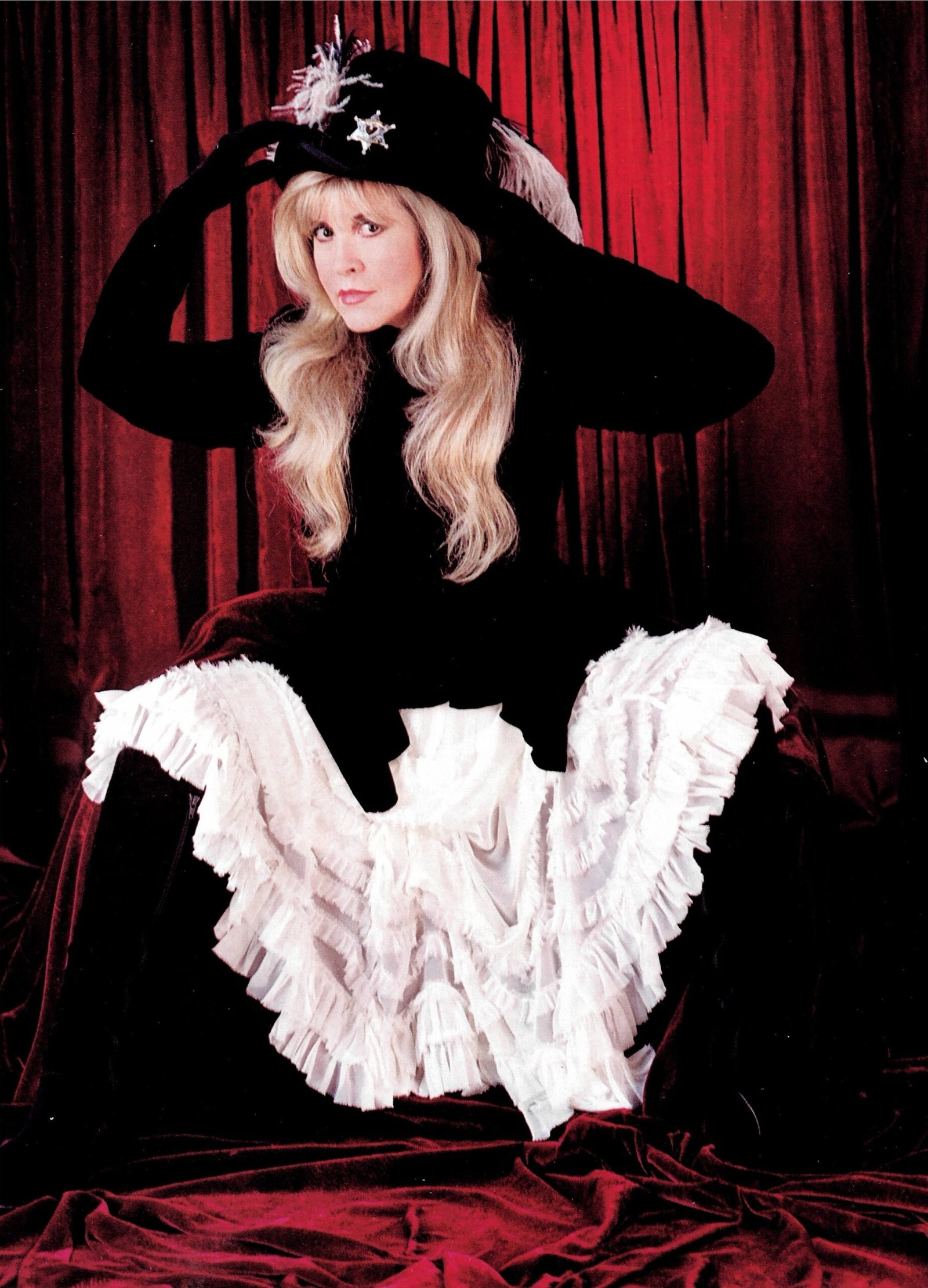 did stevie nicks smoke cigarettes Profile Stevie Nicks: Wild at Heart